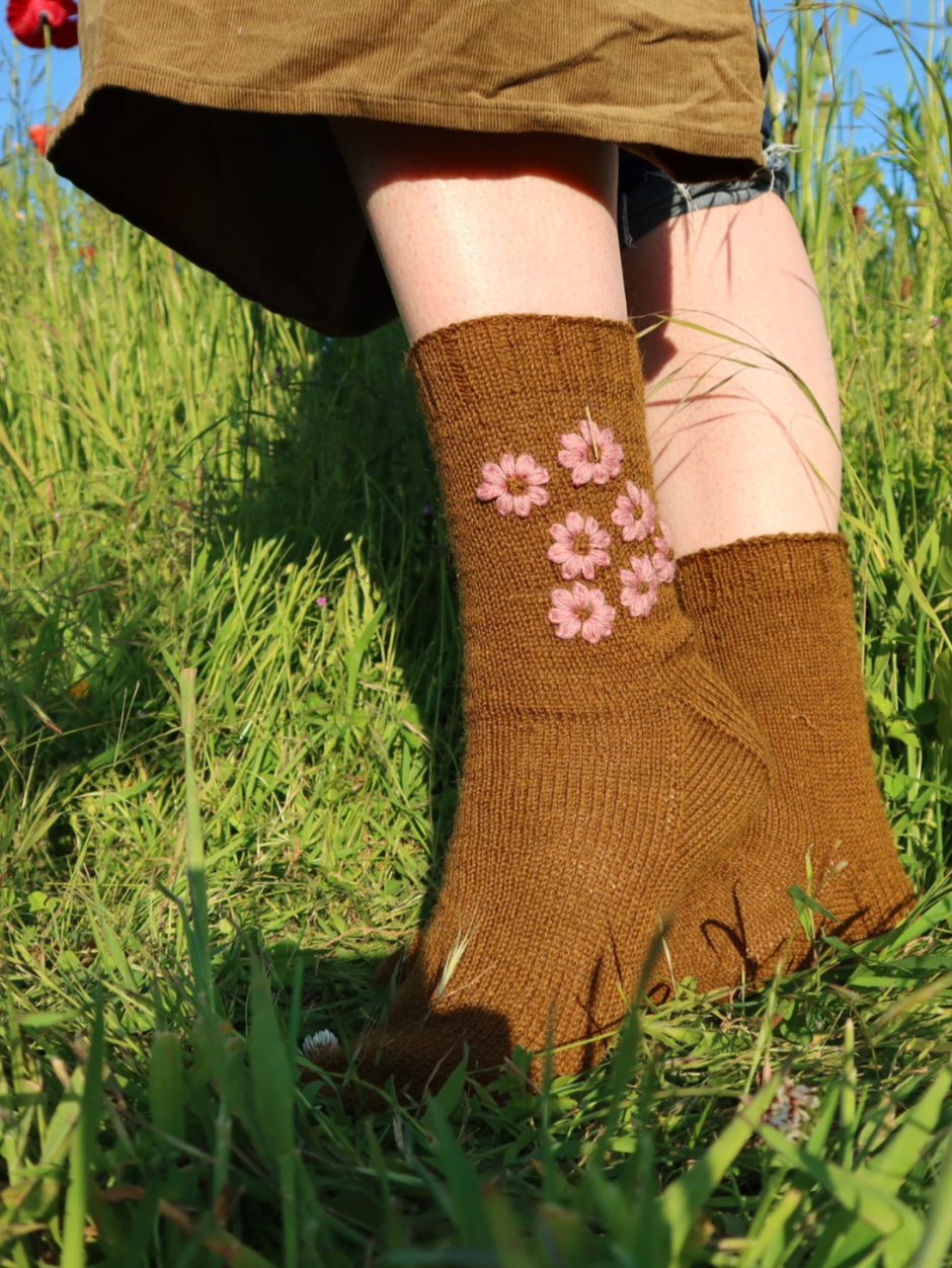 Blàthan Socks Kit by Fay Dashper-Hughes